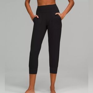 Lululemon Black Align Jogger Crop Size 6